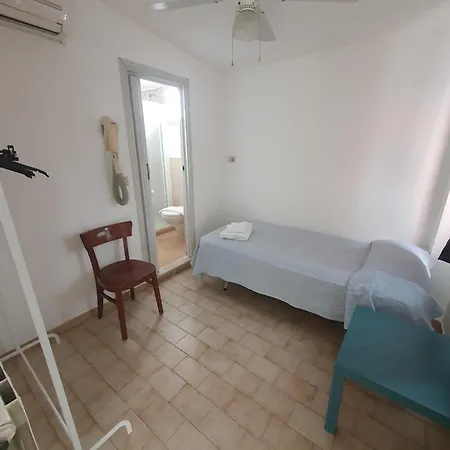 호텔 Santanna A 50 Metri Dal Mare Aperto Tutto L'anno 2*